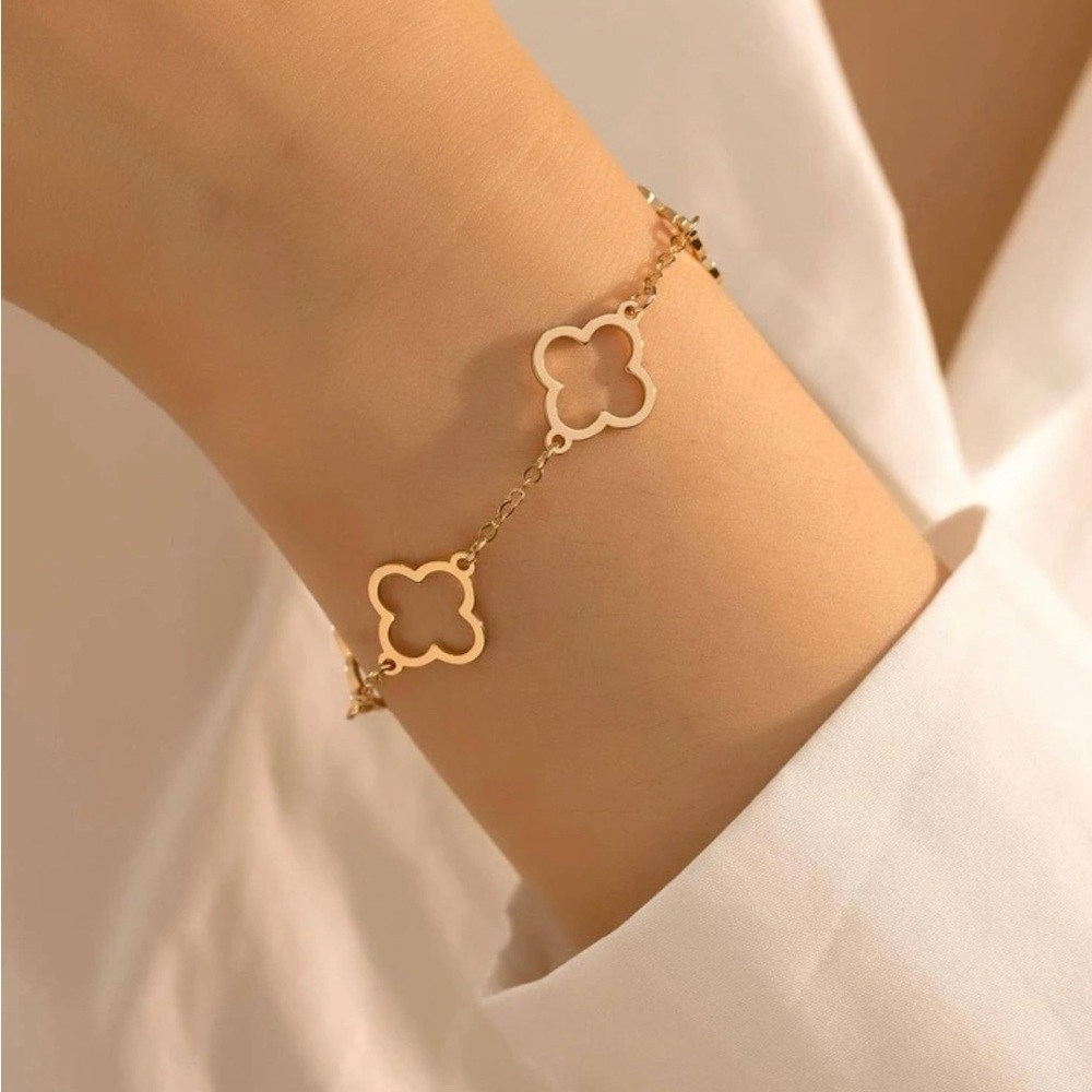 Gold Plated Stainless Steel Clover Charm Chain Bracelet